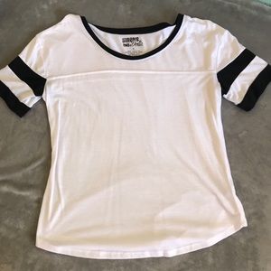 White and black tee
